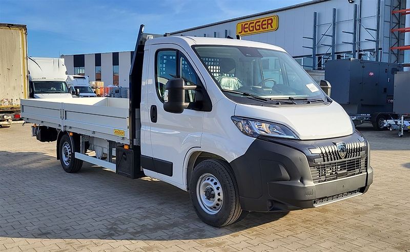 Peugeot Boxer (2026) 2.2, 140k, Valník, Tažné - fotka 4 z 6