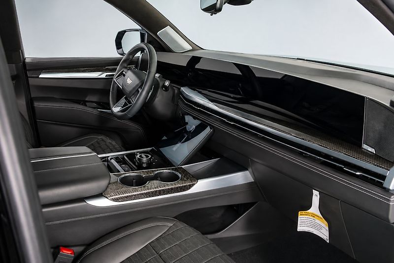 Cadillac Escalade (2026) V - fotka 9 z 11