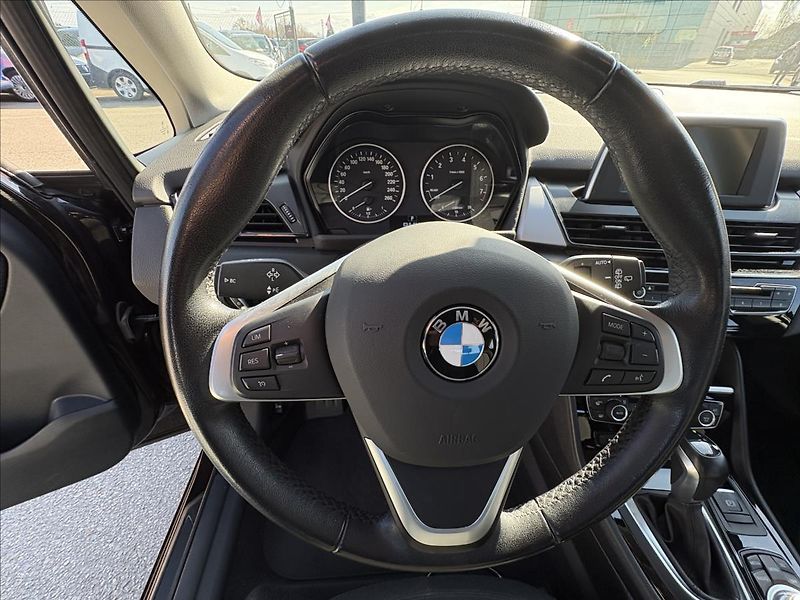 BMW Řada 2 1,5 218i 100kW AT,Led,Navi,PDC - fotka 6 z 37