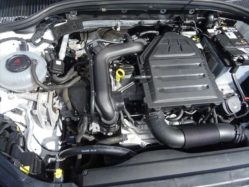 Škoda Octavia 1,0 TSi 85 kw - fotka 17 z 19
