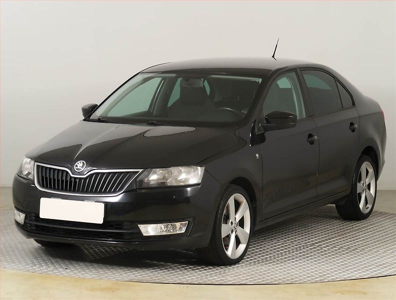 Škoda Rapid (2013) 1.6 TDI, Park. senzory - fotka 2 z 17