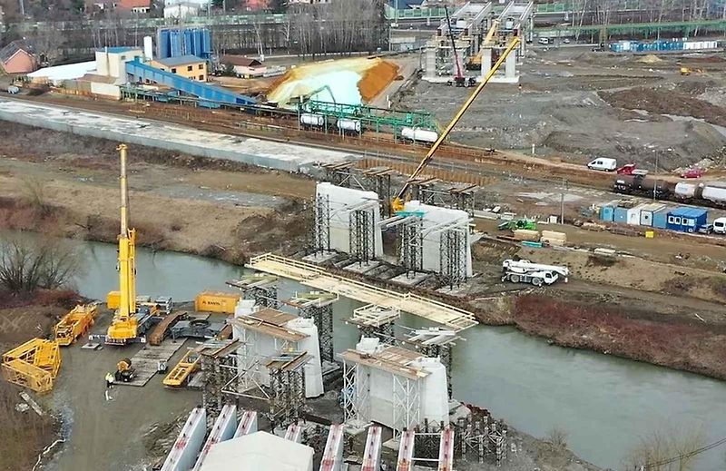 Stavba D1 Říkovice-Přerov, únor 2024. Pohled z výšky.