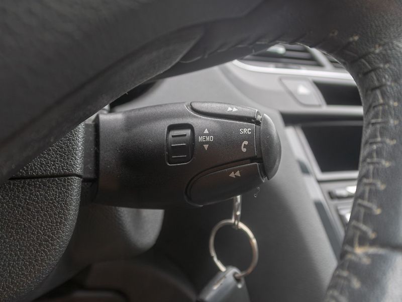 Peugeot 5008 (2013) 2.0HDI 110KW man– 2x PNEU - fotka 18 z 35