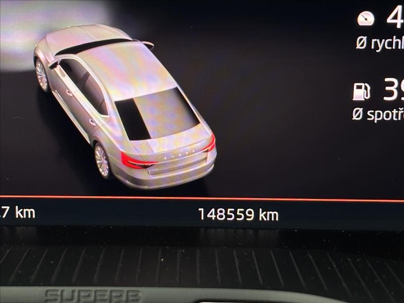 Škoda Superb 2,0 TDI 147kW Style 4x4 DSG - fotka 25 z 37