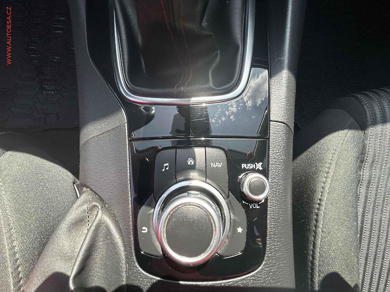 Mazda 3 (2014) 2.0i, autoAC, temp - fotka 14 z 19