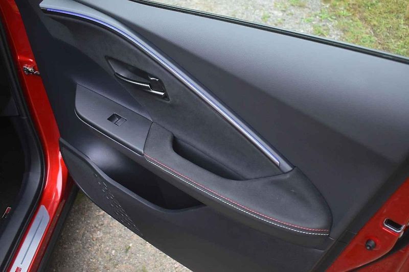 Toyota C-HR ve druhé generaci je opravdu pohledný vůz