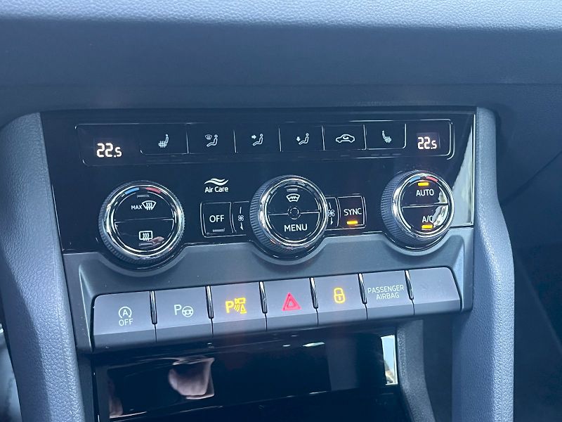 Škoda Karoq (2025) Sportline 1,5TSI / 110 kW DSG - fotka 14 z 36