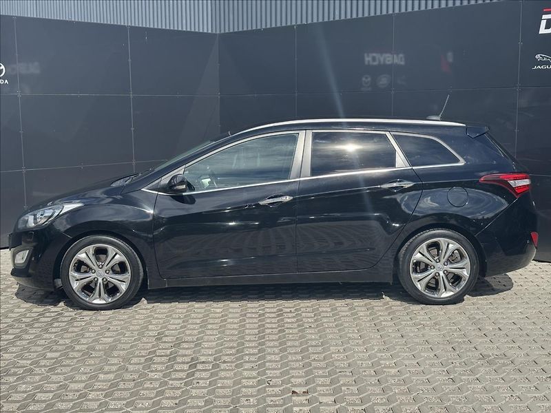 Hyundai i30 1,6 CRDI Premium AT ČR - fotka 5 z 28
