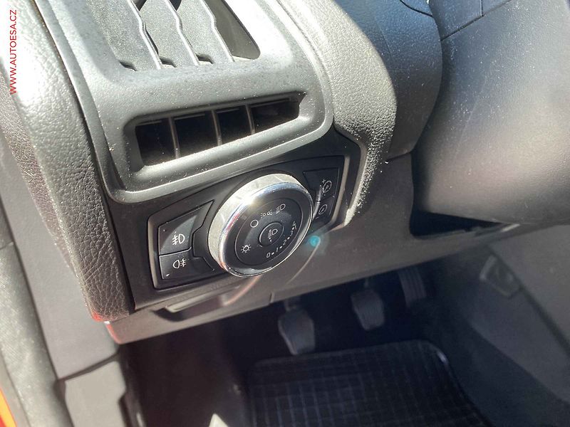 Ford Focus (2012) 1.6 TDCi, ČR, Trend - fotka 15 z 16