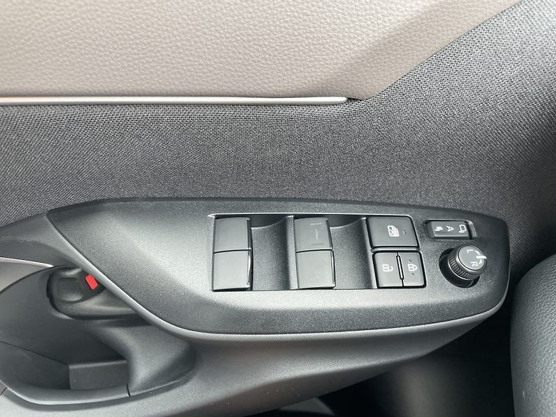Toyota Yaris Cross 1.5 Hybrid 130k ODBĚR 6/2026 - fotka 26 z 29