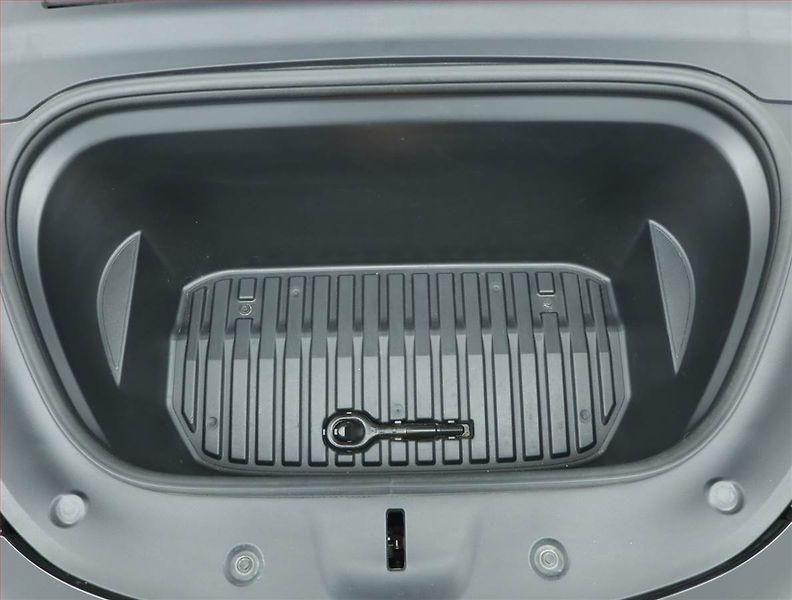 Tesla Model Y (2022) Performance 79kWh, SoH 82% - fotka 19 z 21