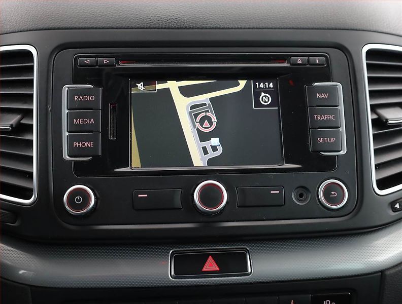 Volkswagen Sharan (2014) 2.0 TDI, 7 míst, Navi - fotka 14 z 21