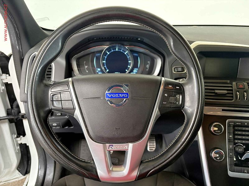 Volvo XC60 (2014) 2.0 D4, ČR, STK7/28, výhřev - fotka 14 z 14