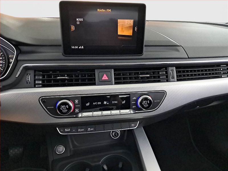 Audi A4 (2016) 2.0 TDI, Tempomat - fotka 12 z 23