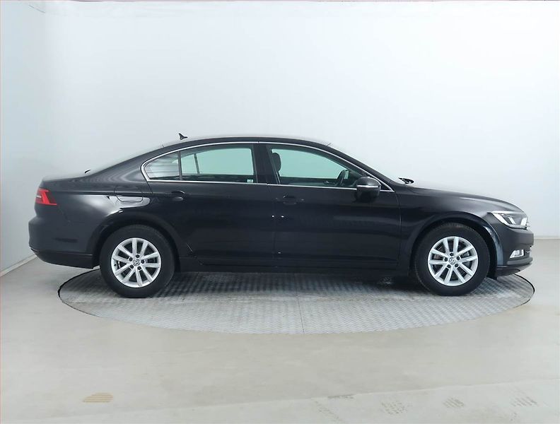 Volkswagen Passat (2016) Comfortline 1.8 TSI - fotka 6 z 18