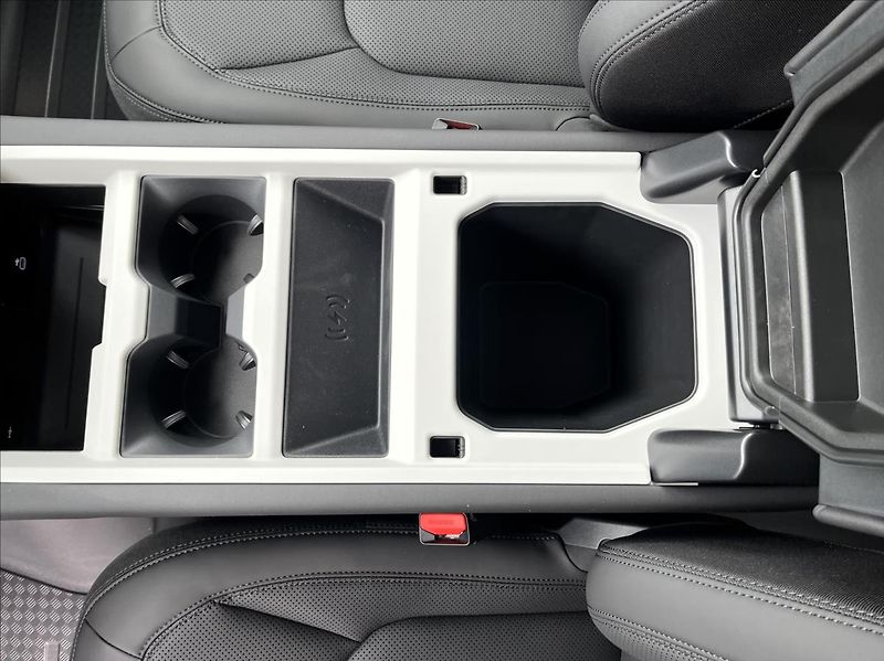 Land Rover Defender (2026) 110 D200 S* - fotka 25 z 29