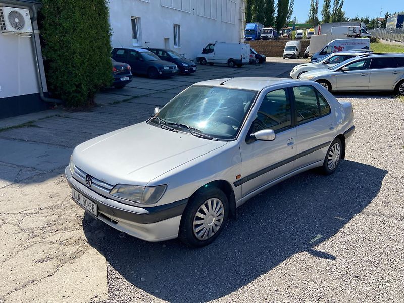 Peugeot 306 (1995) ST, 1.8 74kW, Automat - fotka 3 z 20