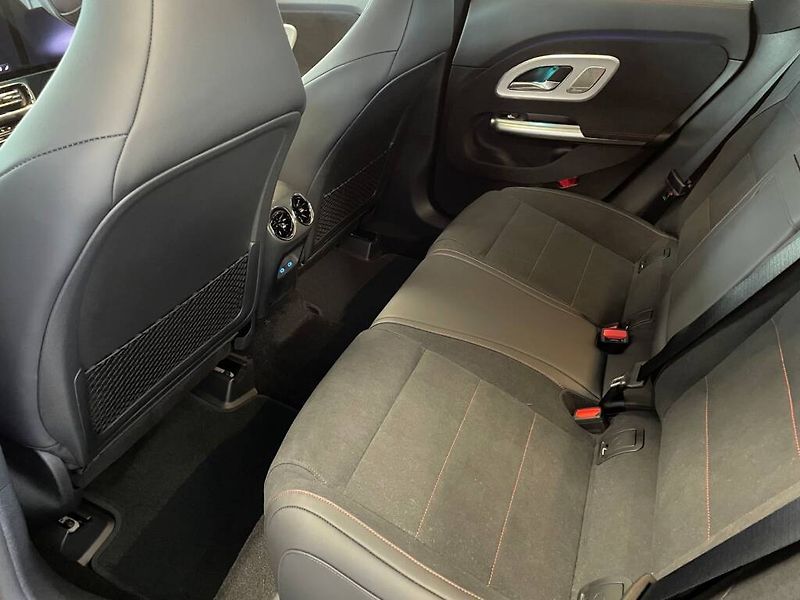 Mercedes-Benz CLA (2026) 200 4MATIC - fotka 3 z 6