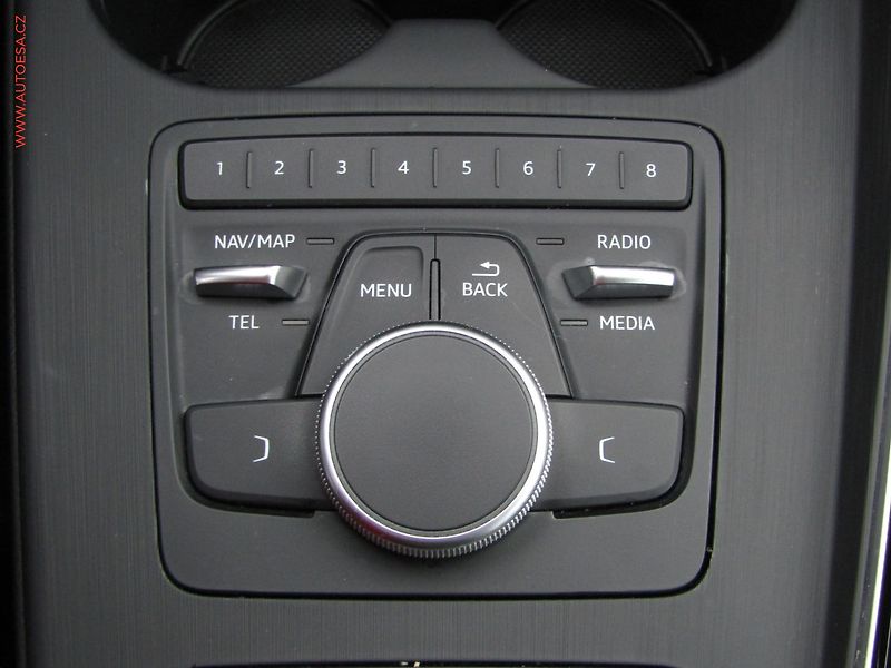 Audi A4 (2017) 2.0TDi Avant, AT, navi, park - fotka 16 z 24