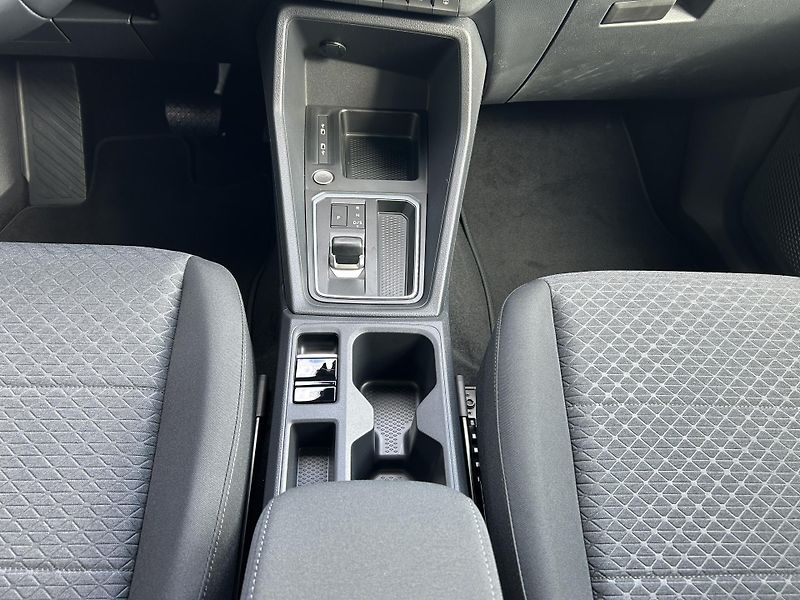 Ford Tourneo Connect 1.5 Ecoboost 110kW AT Titanium - fotka 40 z 40
