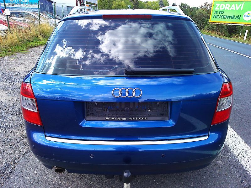 Audi A4 Avant 2.0 FSi, Servisní kniha - fotka 5 z 23