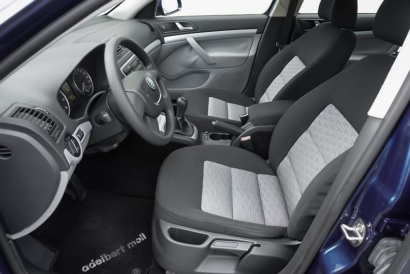 Škoda Octavia 1.4 MPI AMBIENTE - fotka 15 z 26