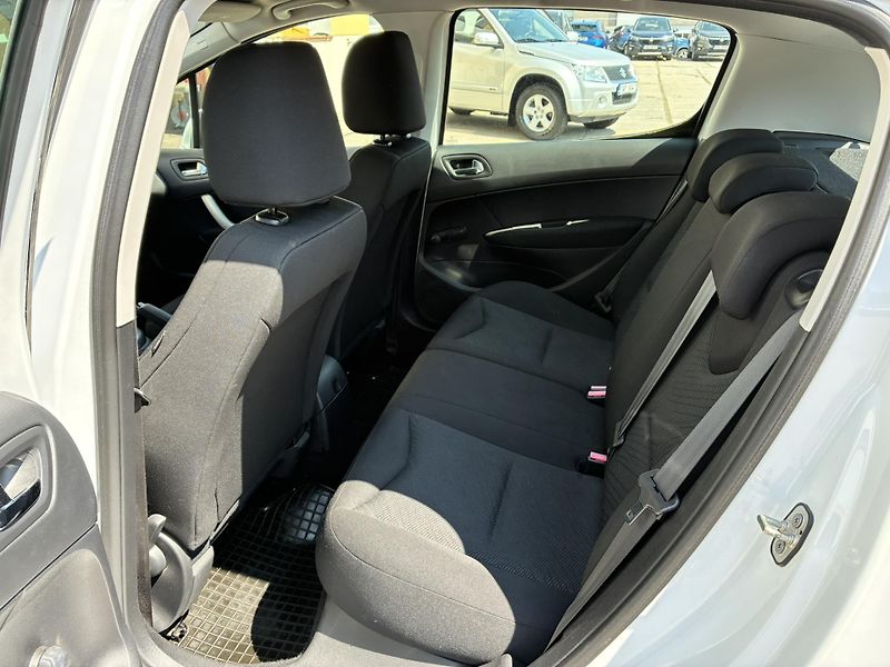 Peugeot 308 1.4 16V VTi 98k Access - fotka 11 z 18