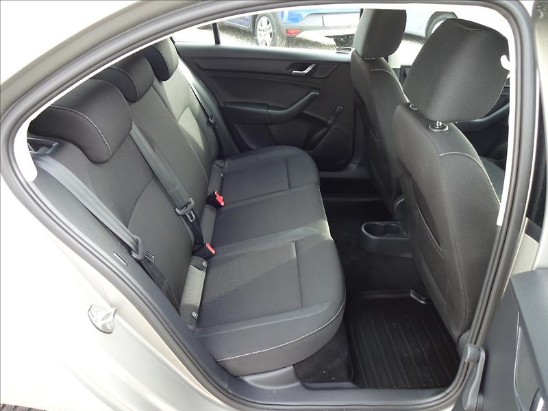 Škoda Rapid 1.2TSI 66kW - fotka 27 z 46
