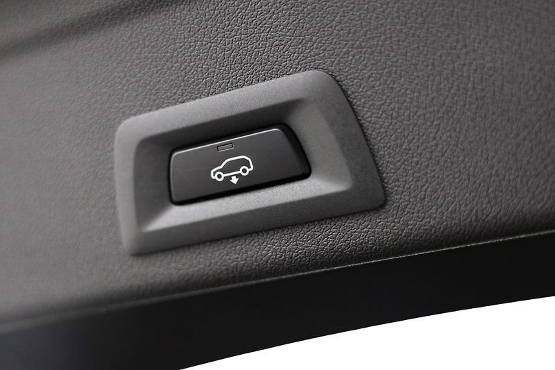 BMW X6 xDrive40d - fotka 20 z 24