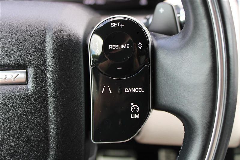 Land Rover Discovery Sport 1,5 P300e  A/T,4x4,R-DYNAMIC S - fotka 23 z 39