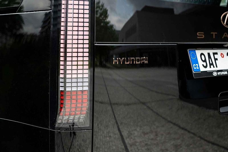 Auto jsem zatím mohl vyzkoušet pouze na hodinu