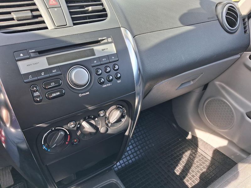 Suzuki SX4 1.6 VVT 88Kw - fotka 15 z 20