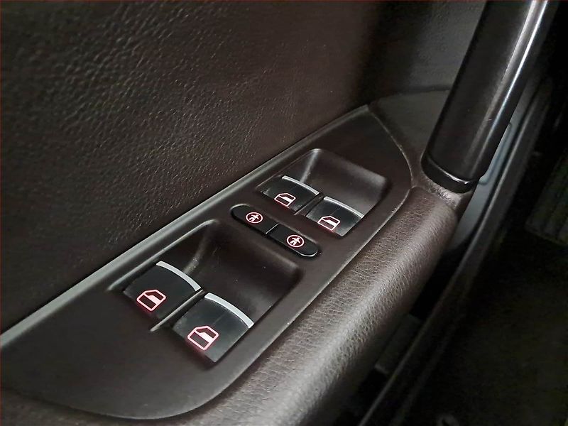 Volkswagen Touareg (2010) 3.0 TDI, 4X4, Automat, Navi - fotka 18 z 25