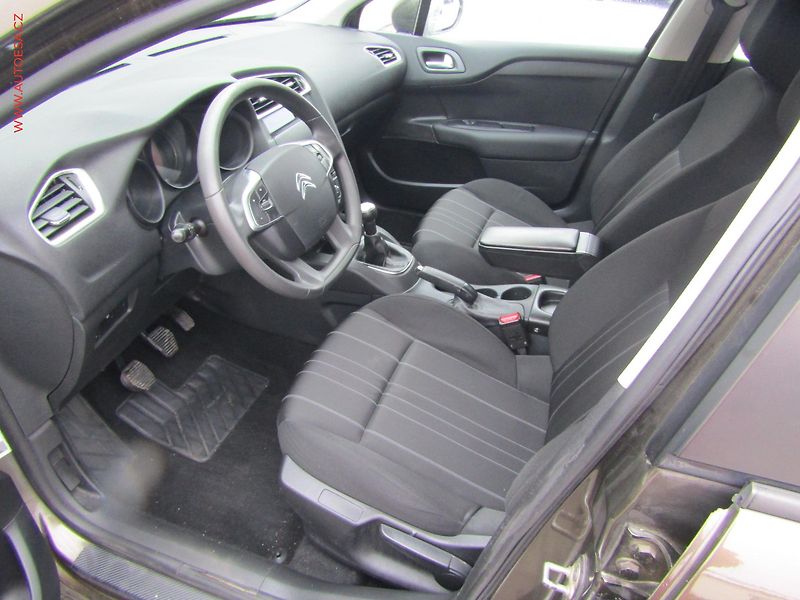 Citroën C4 (2011) 1.4i, ČR - fotka 9 z 15