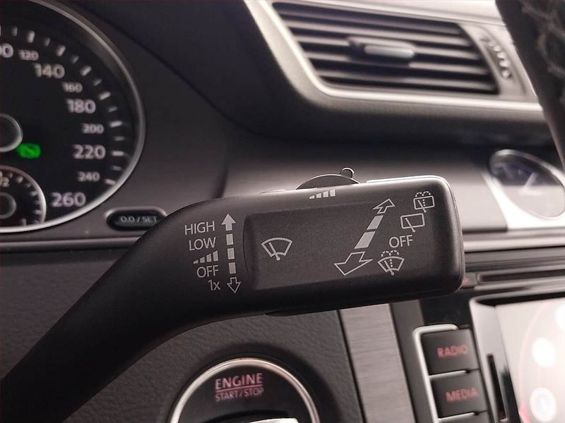 Volkswagen Passat (2011) Comfortline 2.0 TDI, Automat - fotka 19 z 22