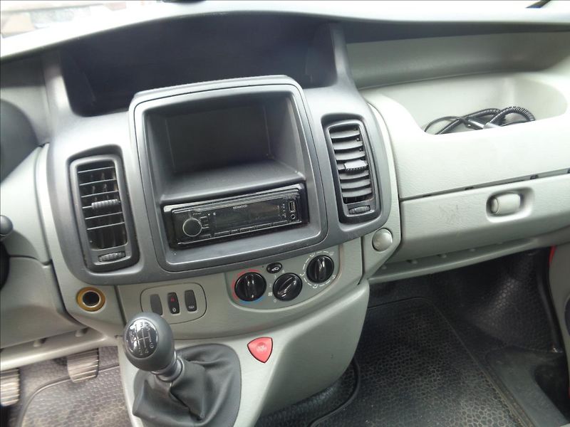 Opel Vivaro 2,0 - fotka 19 z 21