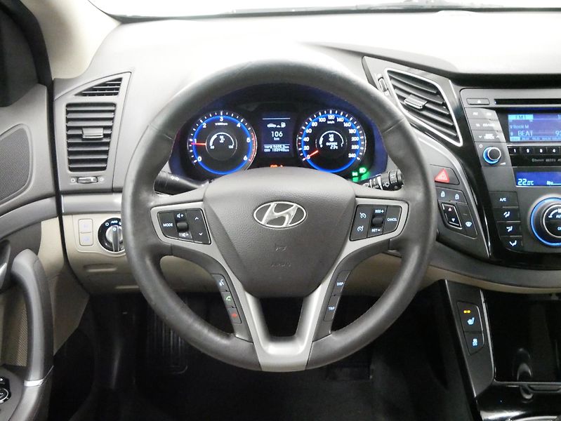 Hyundai i40 - fotka 17 z 26