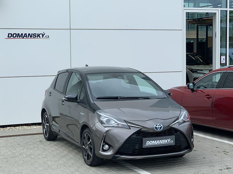 Toyota Yaris SELECTION 1.5 HYBRID 74kW - fotka 9 z 25