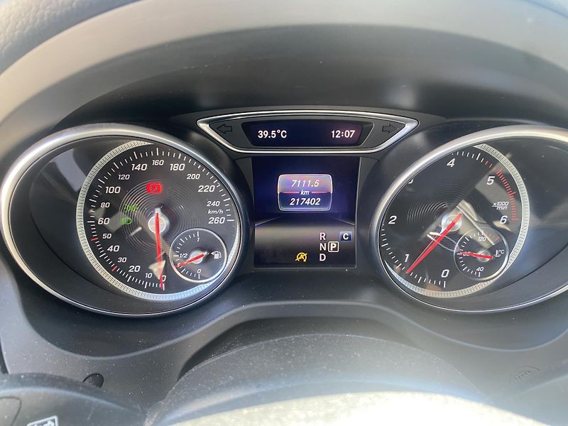 Mercedes-Benz CLA 220D 170PS AMG SERVIS MB - fotka 157 z 160