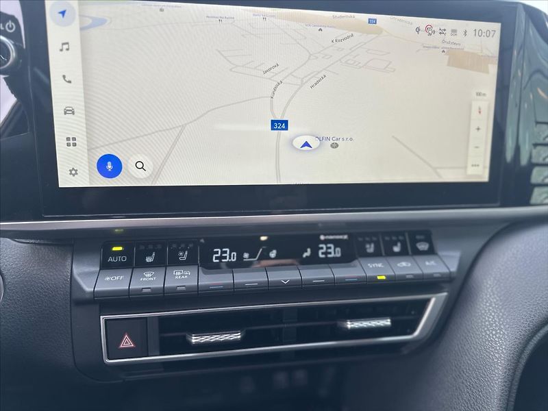 Toyota Camry 2,5 Executive - fotka 12 z 15