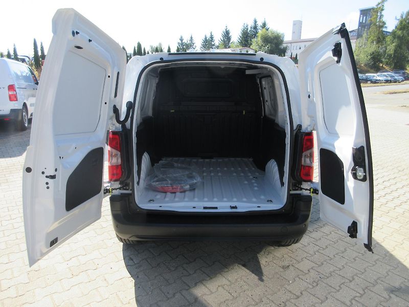 Peugeot Partner Furgon L1 Electric 100kW 50kWh - fotka 9 z 21