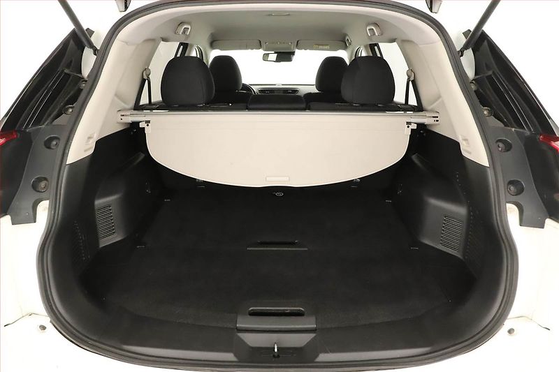 Nissan X-Trail (2017) 1.6 dCi, 4X4, Navi, Tempomat - fotka 10 z 16