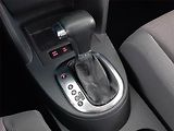 Volkswagen Touran (2008) Cross 1.9 TDI, Automat - náhled 13