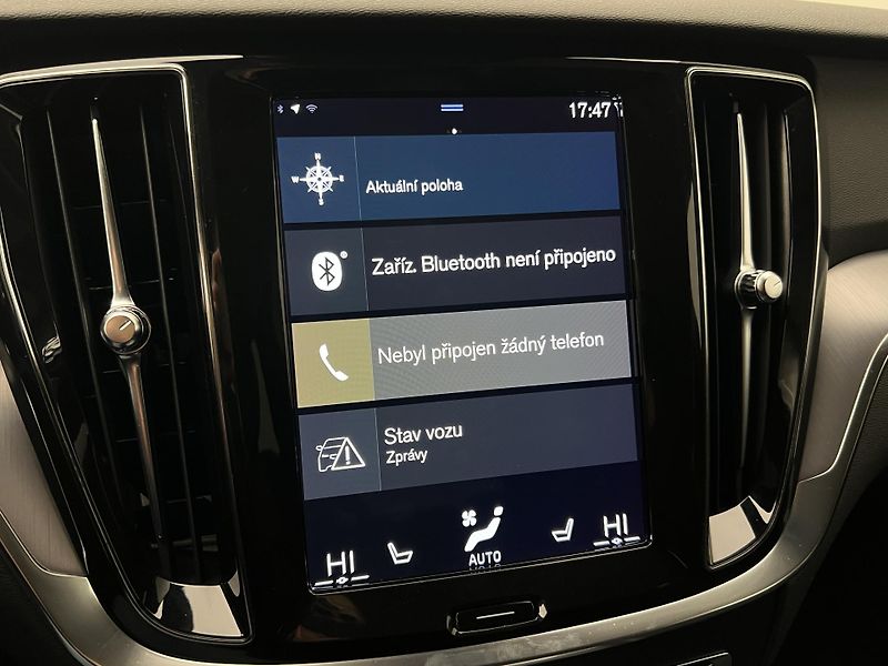 Volvo V60 B4 MOMENTUM AUT  - fotka 27 z 42