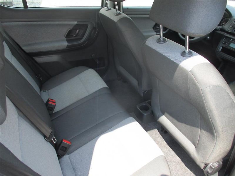 Škoda Fabia 1,2 TSI, klima, serv.kniha, - fotka 11 z 36