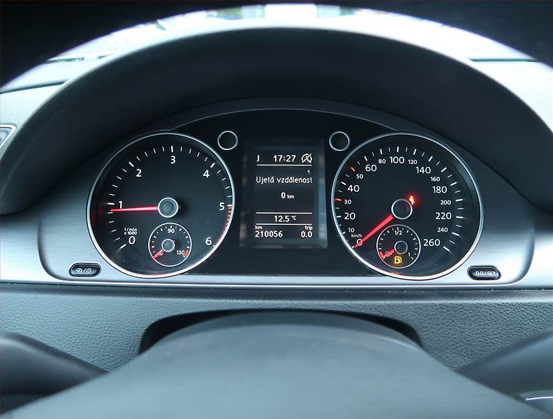 Volkswagen Passat (2014) Comfortline 2.0 TDI, Automat - fotka 11 z 18