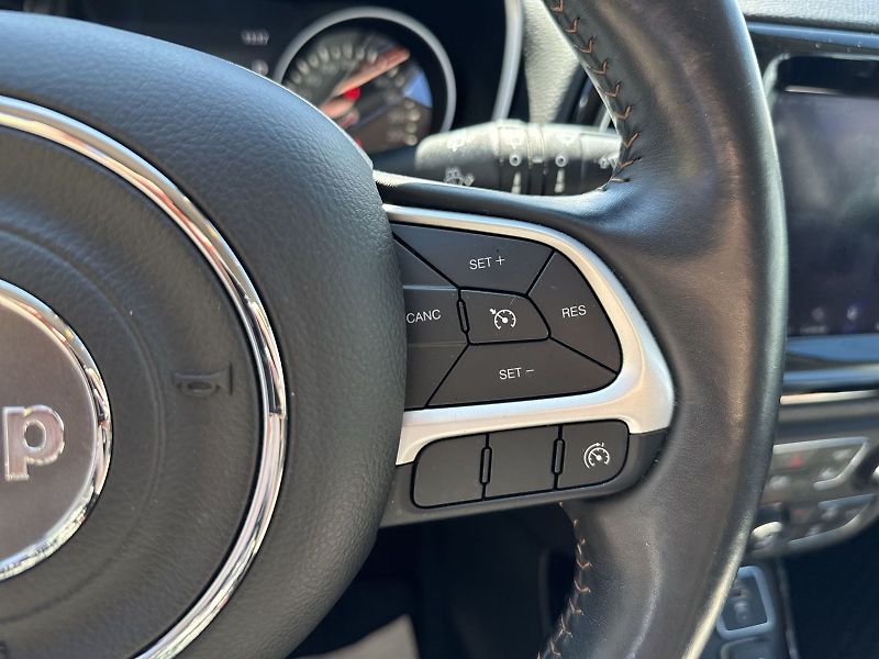 Jeep Compass (2018) 1.4 MultiAir 4x4 Automat - fotka 14 z 31