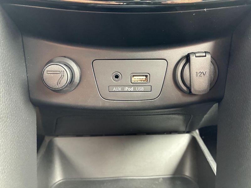 Hyundai i30 1,6i 99kW TAŽNÉ, REZERVACE - fotka 18 z 25