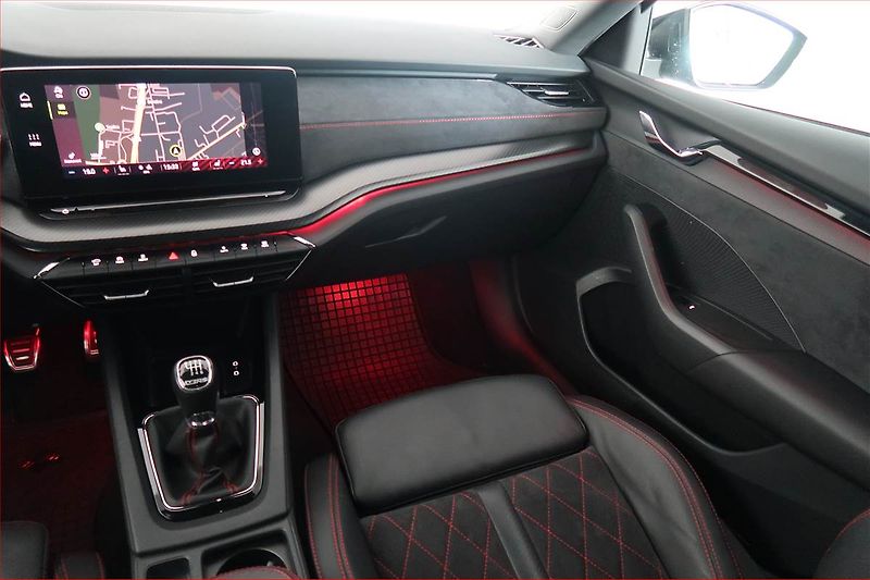 Škoda Octavia (2021) RS 2.0 TSI - fotka 8 z 17