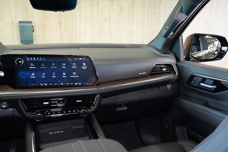 Chevrolet Suburban (2026) 6,2 V8 High Country - fotka 31 z 50